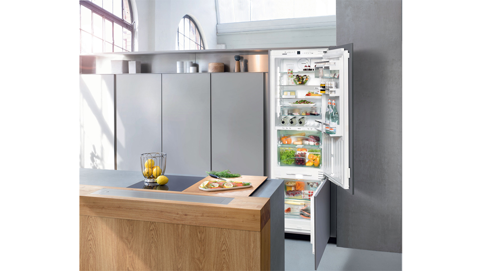 Quiet integrated deals fridge freezer